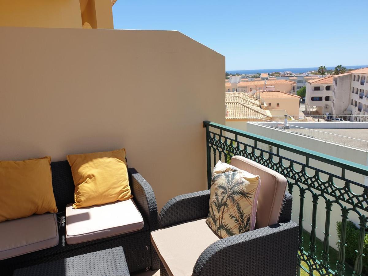 Oura Beach T1 Apartment Coral , Close To The Strip, Swimming Pool, Wi Fi, A/C Albufeira Exterior photo