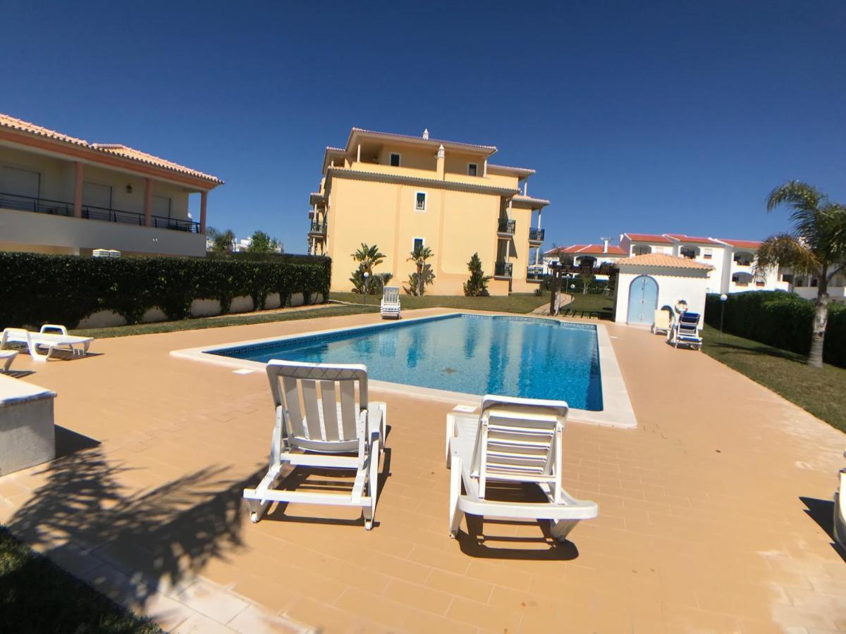 Oura Beach T1 Apartment Coral , Close To The Strip, Swimming Pool, Wi Fi, A/C Albufeira Exterior photo